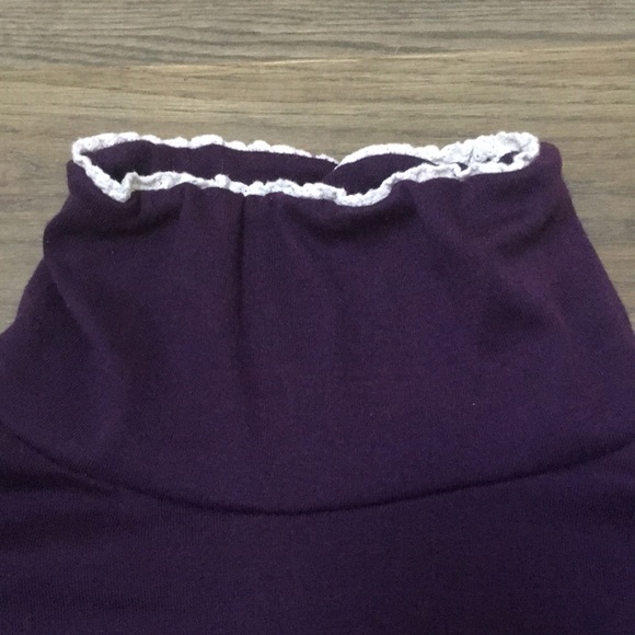 Purple turtleneck with lace - Picture 3 of 3